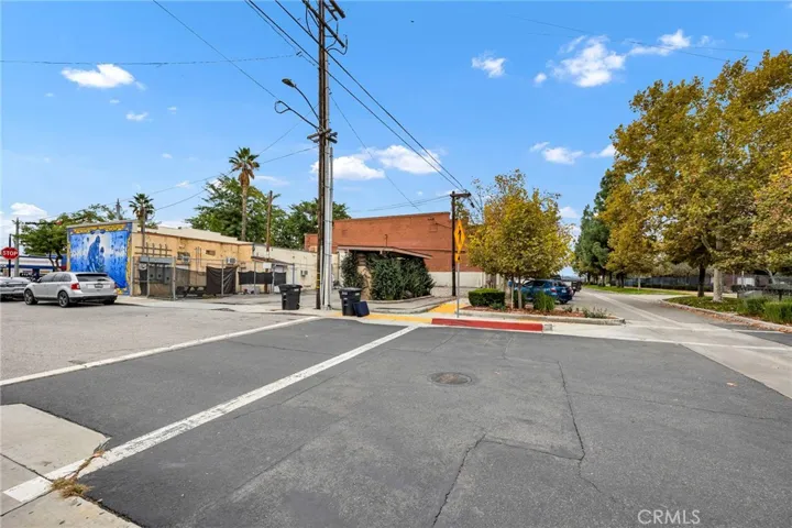 318 S D, Perris, California 92570
