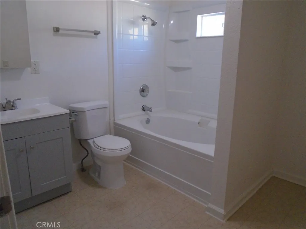 1423 Jenner Street W, Lancaster, California 93534 home-pic-16