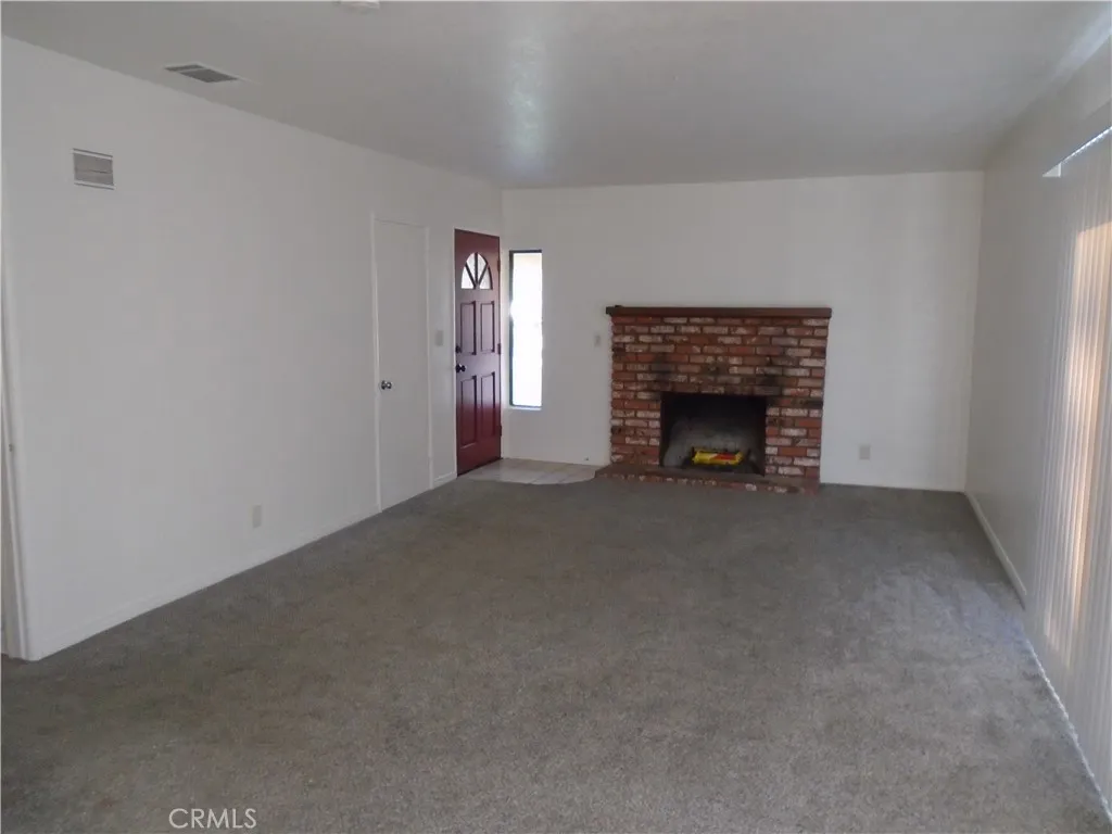 1423 Jenner Street W, Lancaster, California 93534 home-pic-5