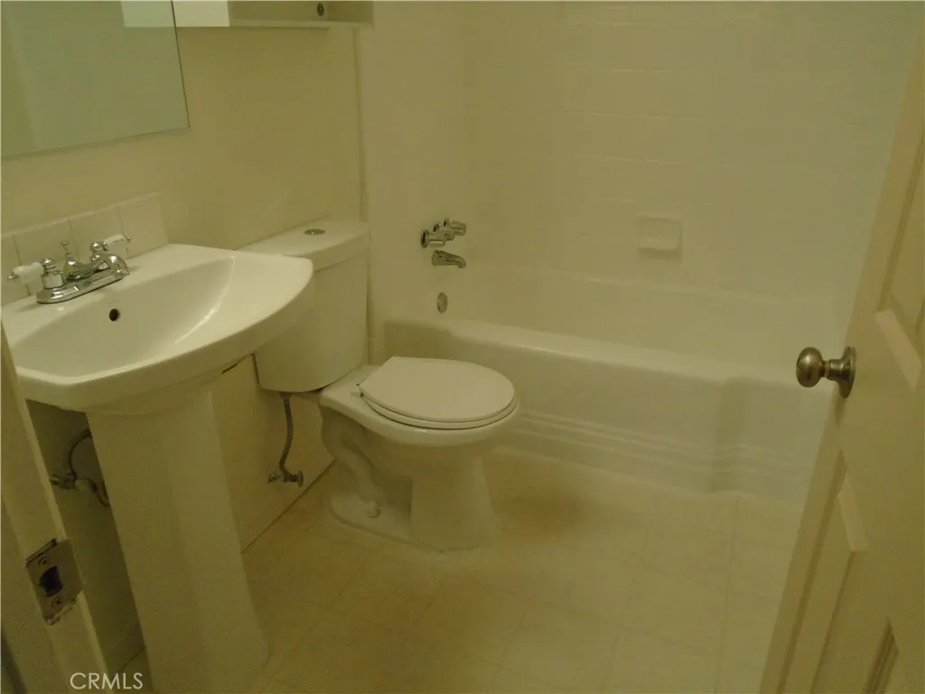 1423 Jenner Street W, Lancaster, California 93534 home-pic-11
