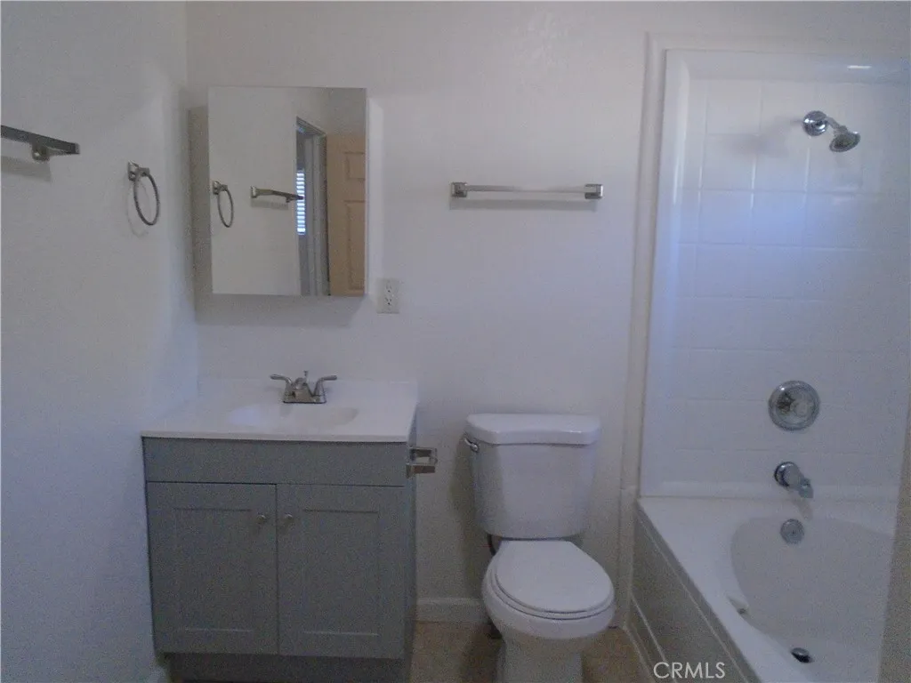 1423 Jenner Street W, Lancaster, California 93534 home-pic-17