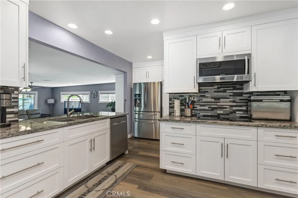 6103 Wolfe St, Lakewood, California 90713 home-pic-11