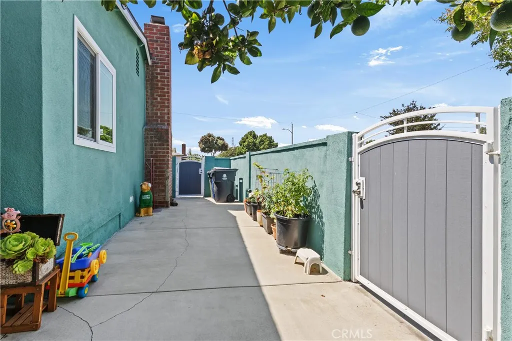 6103 Wolfe St, Lakewood, California 90713 home-pic-24