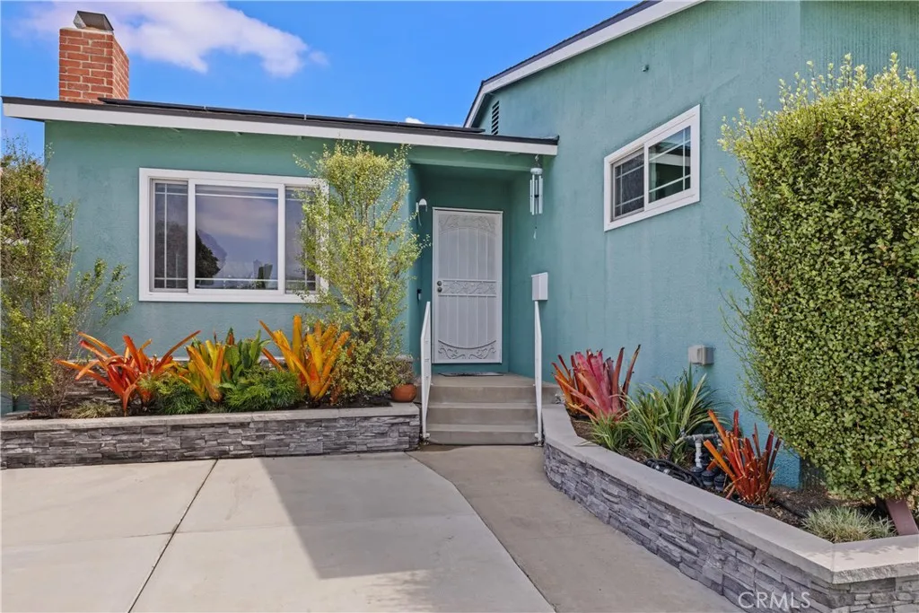 6103 Wolfe St, Lakewood, California 90713 home-pic-2