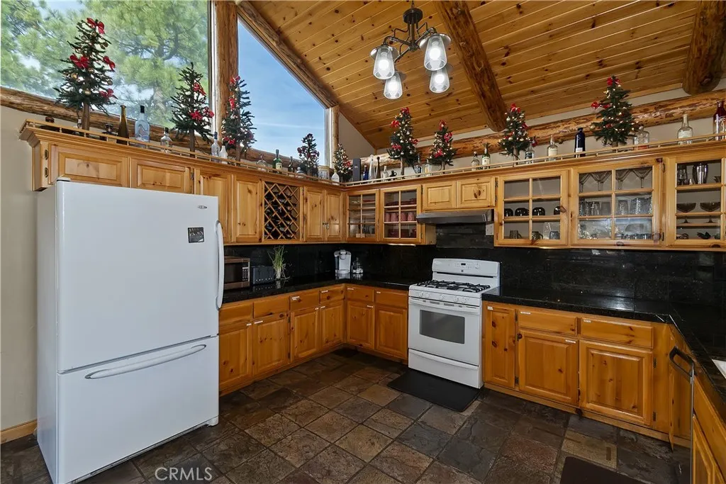 340 Stoney Creek, Big Bear Lake, California 92315 home-pic-22