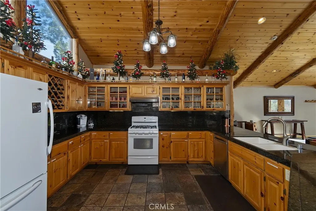 340 Stoney Creek, Big Bear Lake, California 92315 home-pic-17