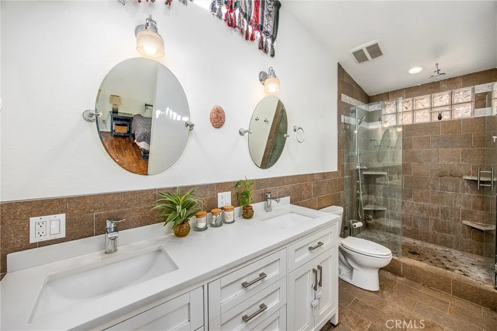 2201 Canyon, Colton, California 92324 home-pic-29