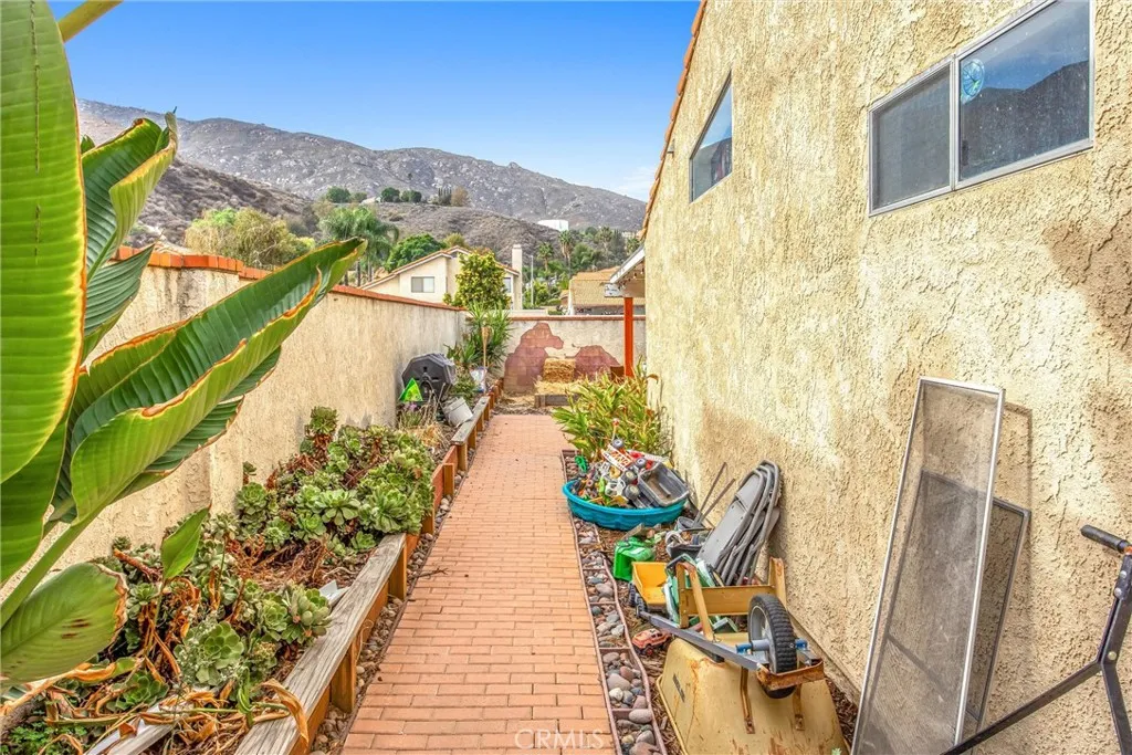 2201 Canyon, Colton, California 92324 home-pic-30
