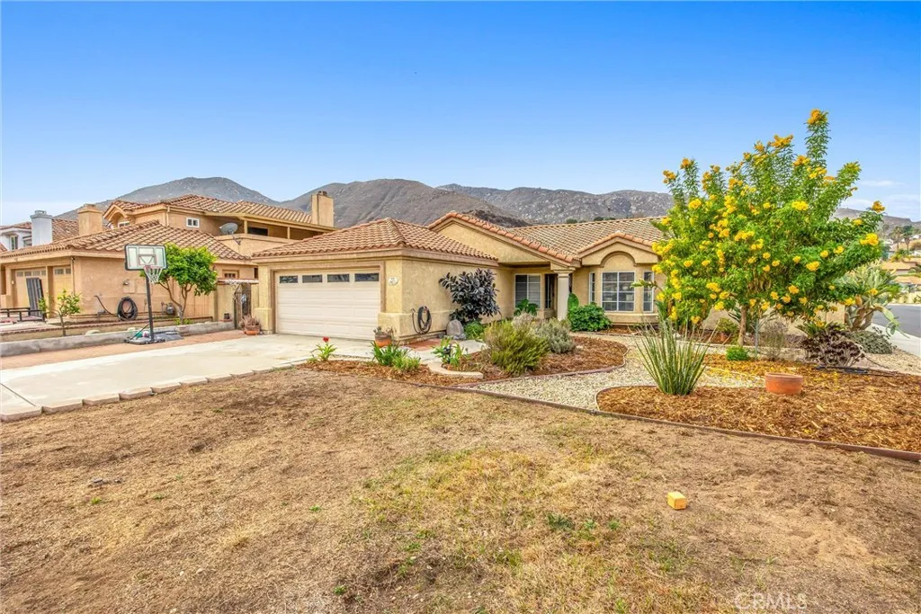 2201 Canyon, Colton, California 92324 home-pic-5