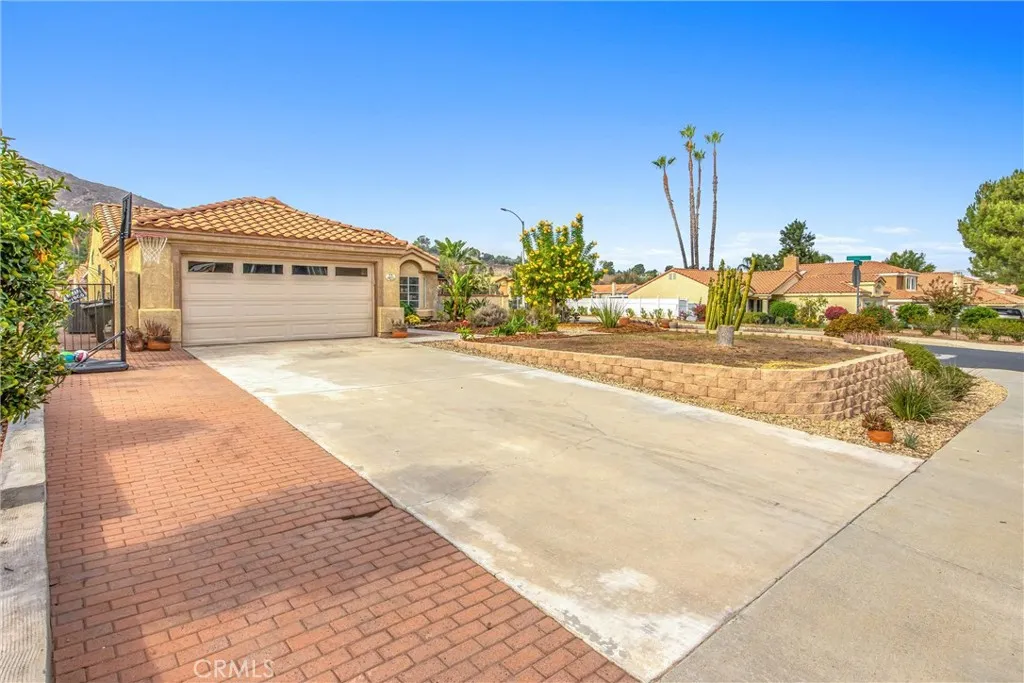 2201 Canyon, Colton, California 92324 home-pic-2