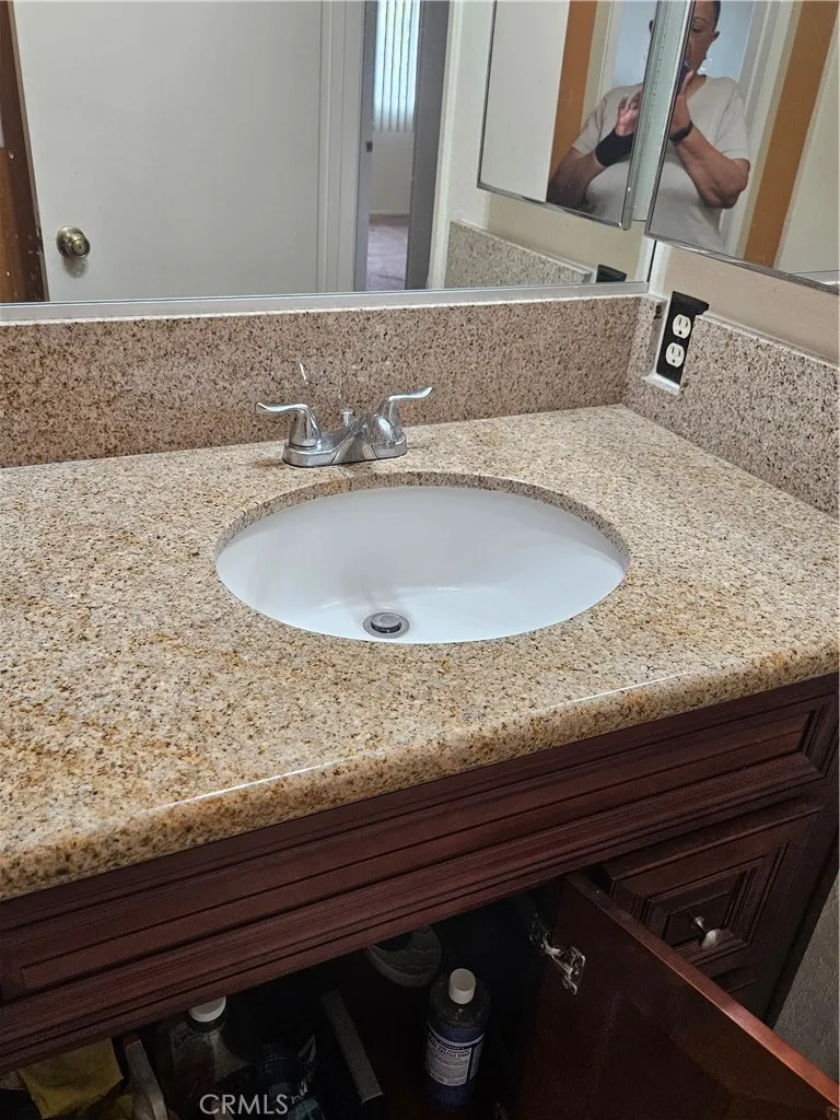 2410 N Towne Avenue 37, Pomona, California 91767 home-pic-12