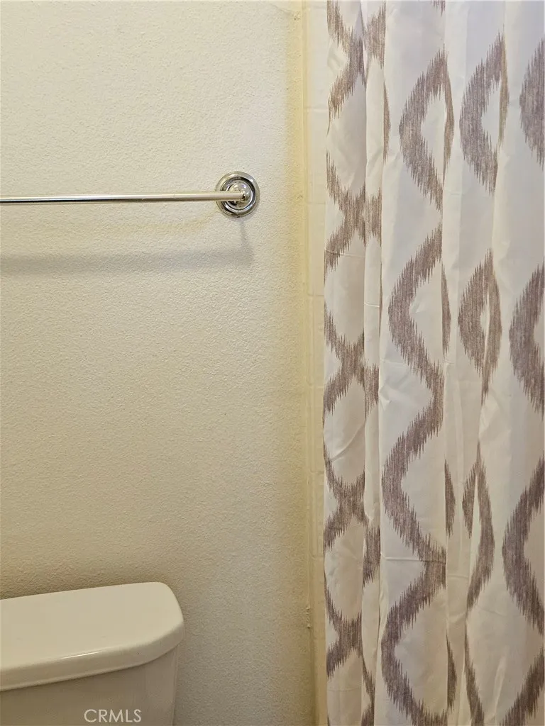2410 N Towne Avenue 37, Pomona, California 91767 home-pic-17