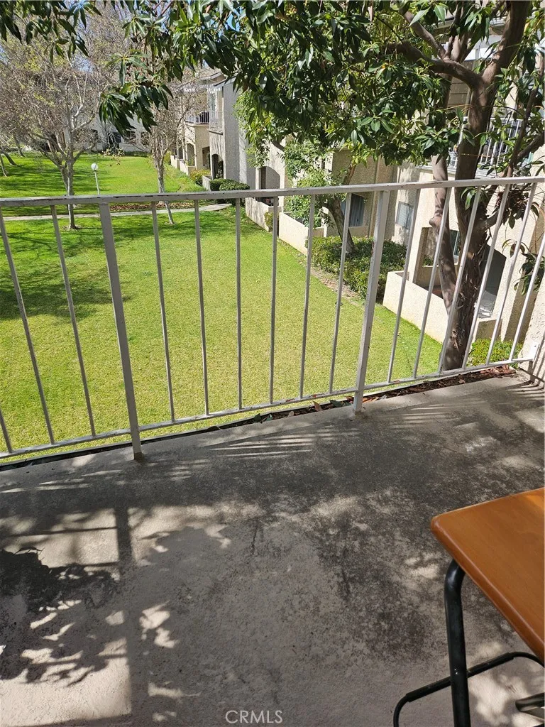 2410 N Towne Avenue 37, Pomona, California 91767 home-pic-6