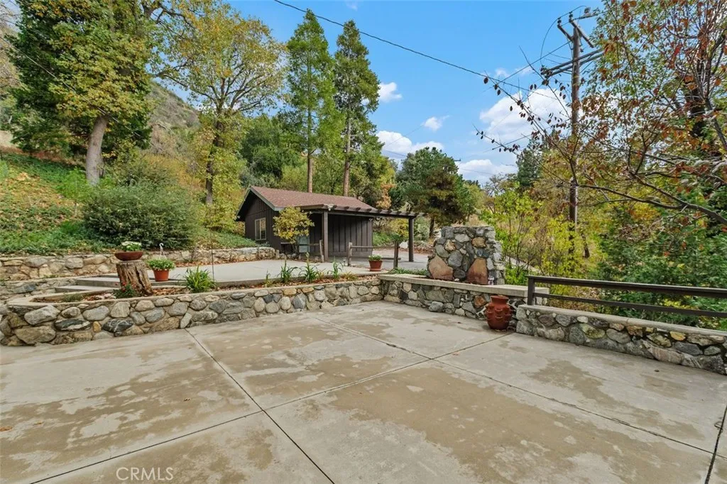 39566 Clearwater Drive, Oak Glen, California 92399 home-pic-6