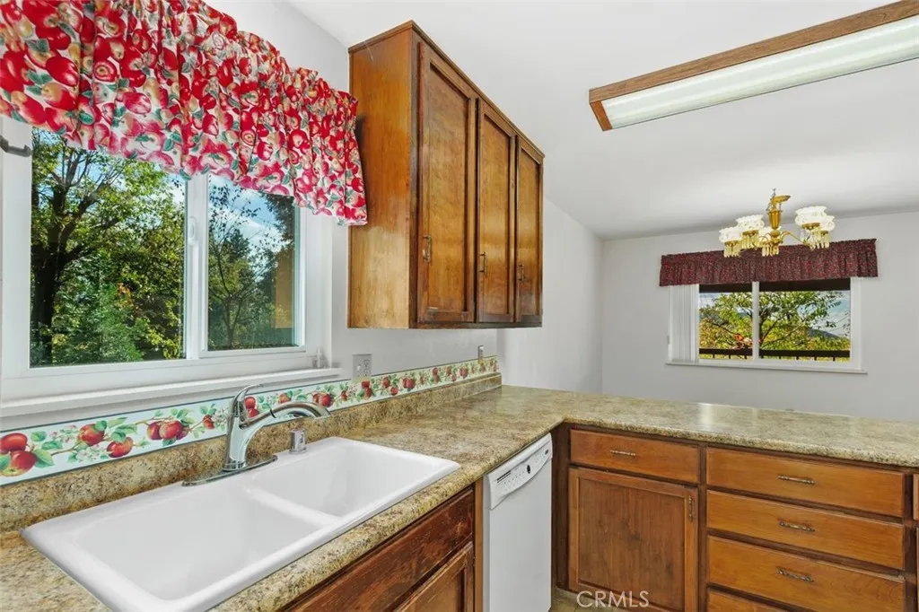 39566 Clearwater Drive, Oak Glen, California 92399 home-pic-18