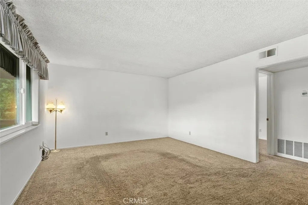 39566 Clearwater Drive, Oak Glen, California 92399 home-pic-9