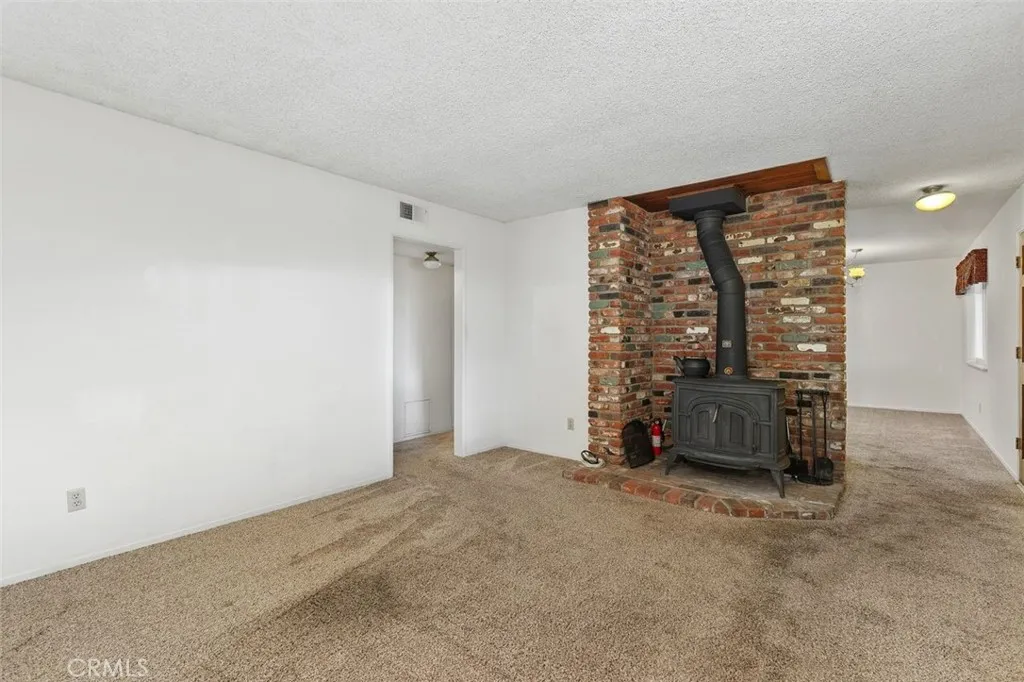 39566 Clearwater Drive, Oak Glen, California 92399 home-pic-11