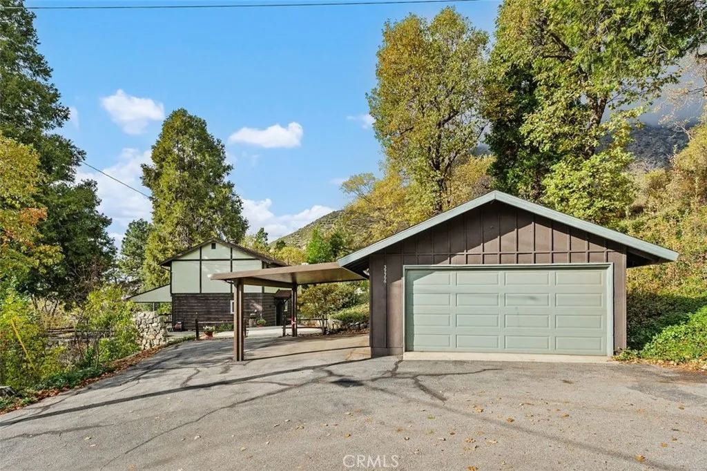 39566 Clearwater Drive, Oak Glen, California 92399 home-pic-2