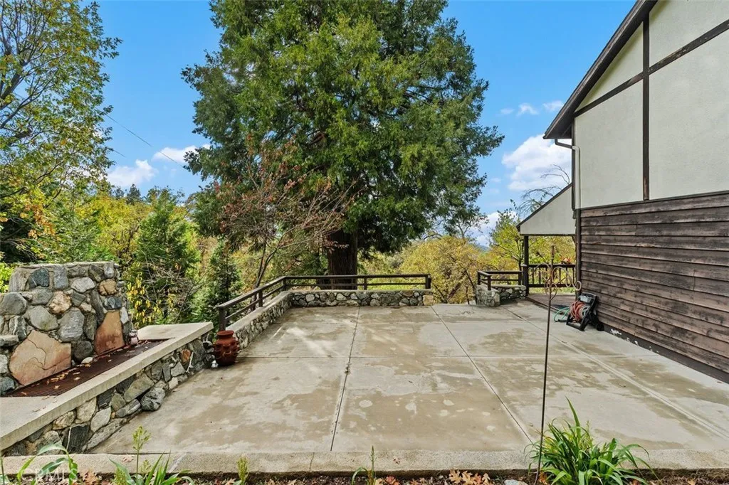 39566 Clearwater Drive, Oak Glen, California 92399 home-pic-4