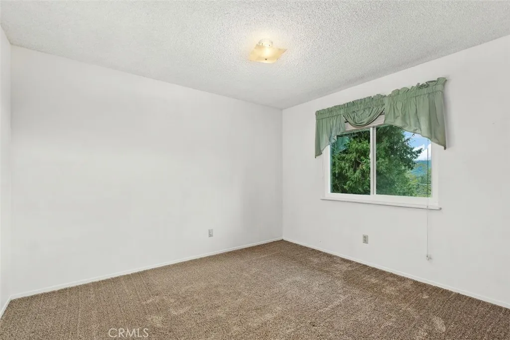 39566 Clearwater Drive, Oak Glen, California 92399 home-pic-25