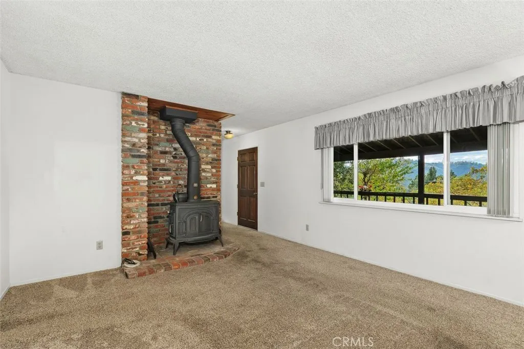 39566 Clearwater Drive, Oak Glen, California 92399 home-pic-10
