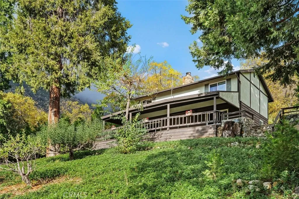 39566 Clearwater Drive, Oak Glen, California 92399 home-pic-1