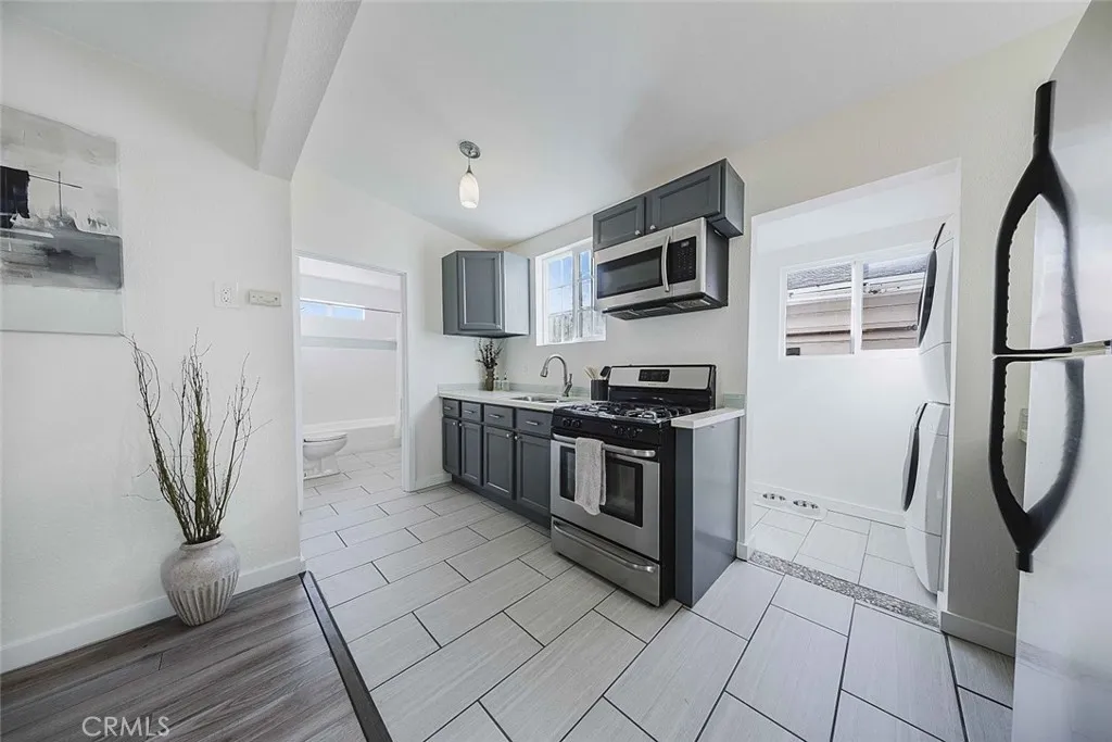 5506 Smiley Drive, Los Angeles, California 90016 home-pic-11