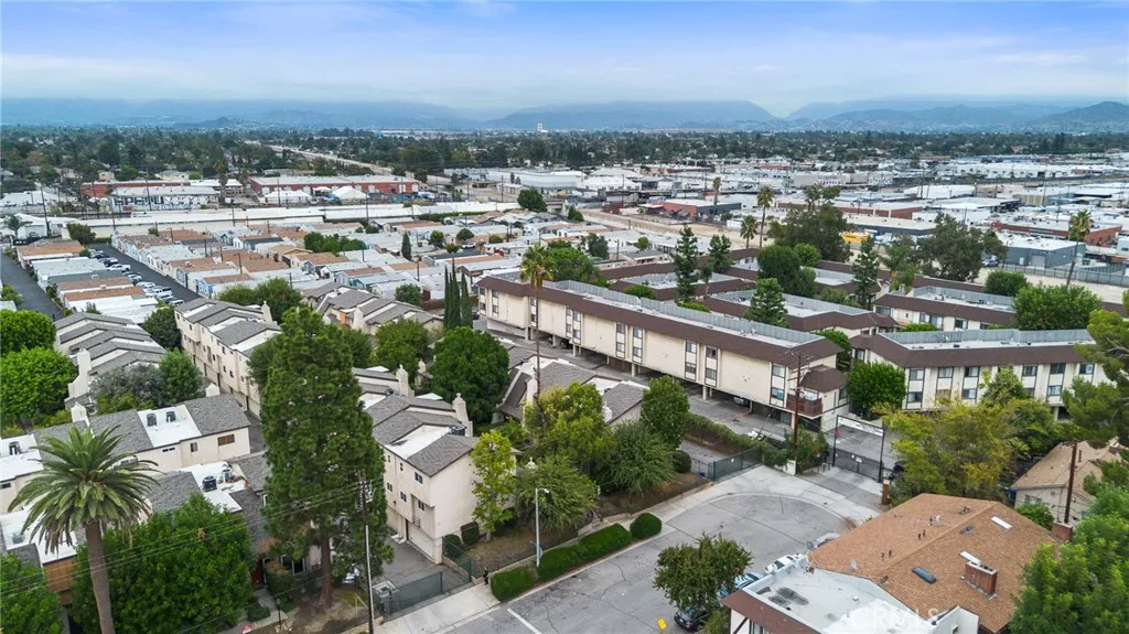 13567 Valerio Street F, Van Nuys, California 91405 home-pic-42