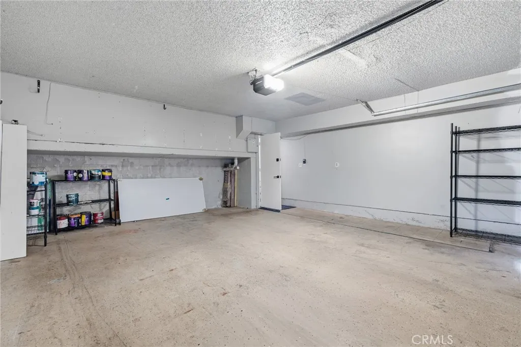 13567 Valerio Street F, Van Nuys, California 91405 home-pic-31