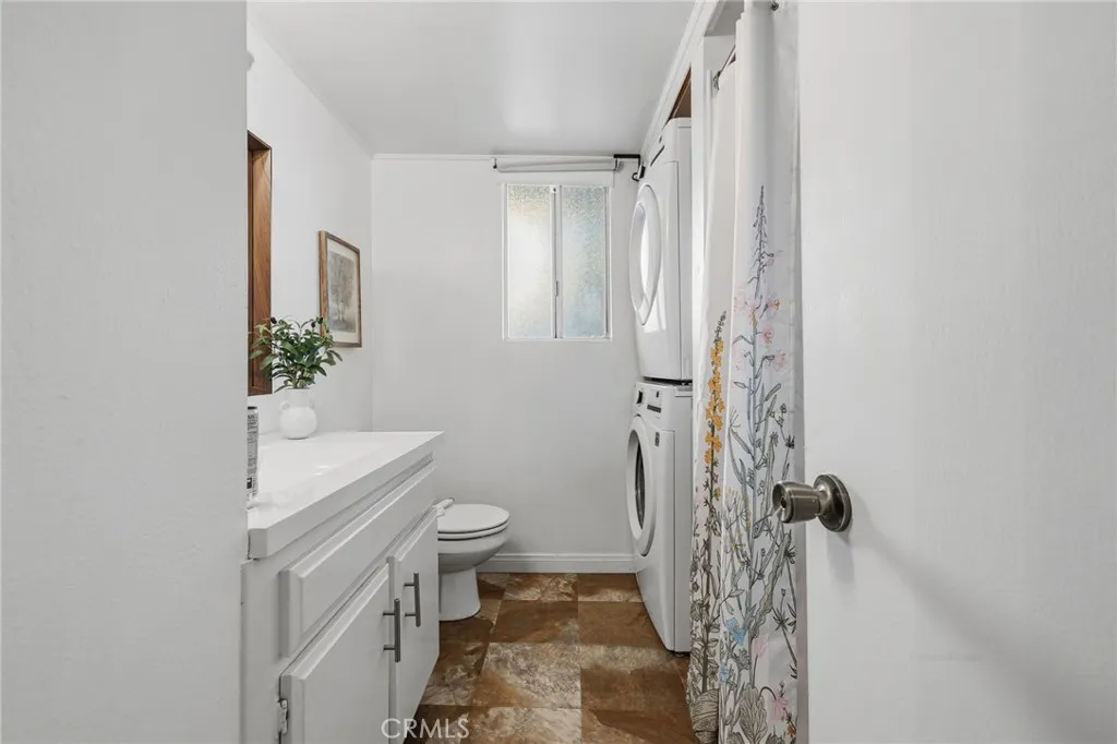 13567 Valerio Street F, Van Nuys, California 91405 home-pic-8