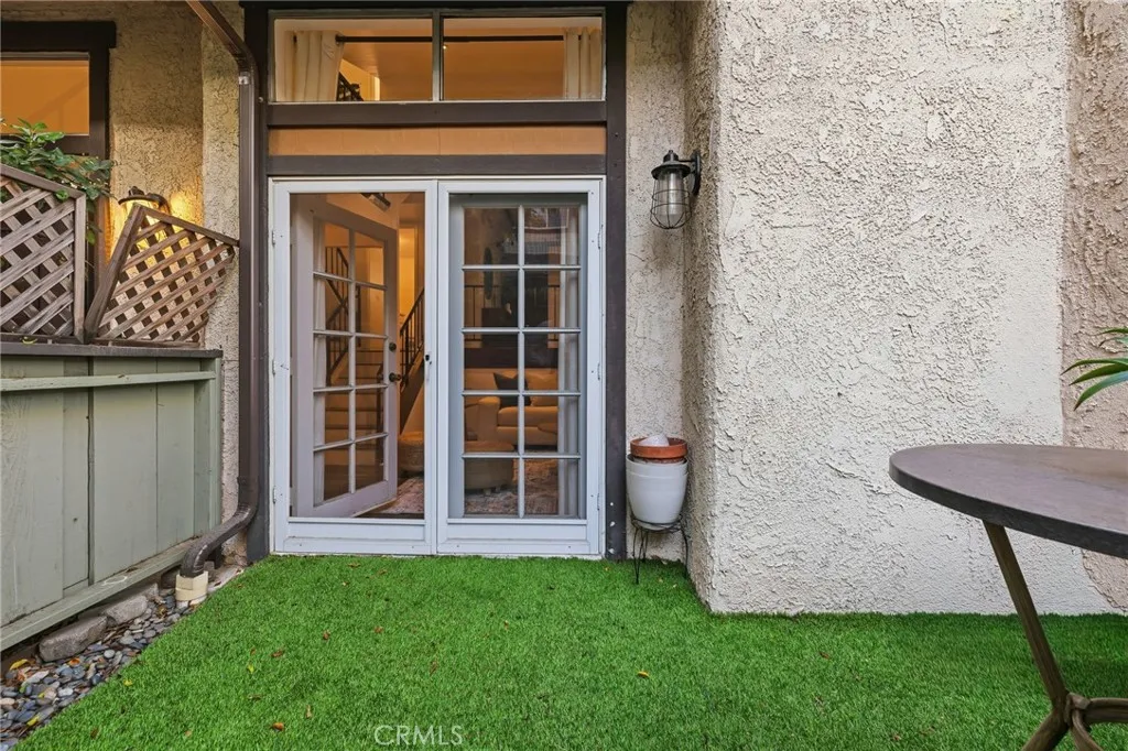 13567 Valerio Street F, Van Nuys, California 91405 home-pic-6
