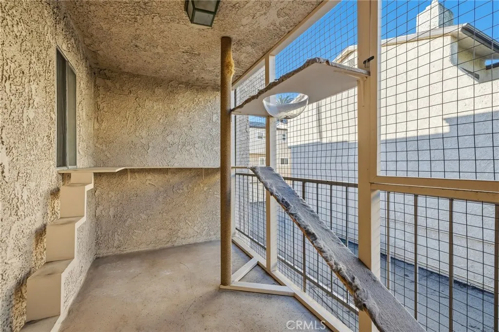 13567 Valerio Street F, Van Nuys, California 91405 home-pic-33