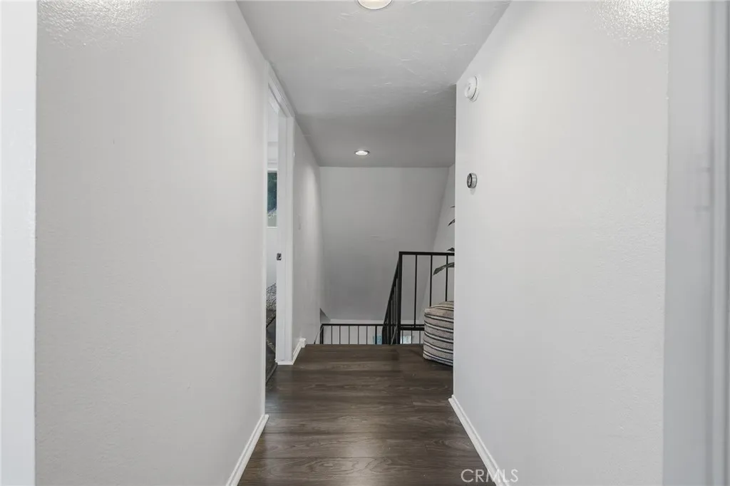 13567 Valerio Street F, Van Nuys, California 91405 home-pic-24