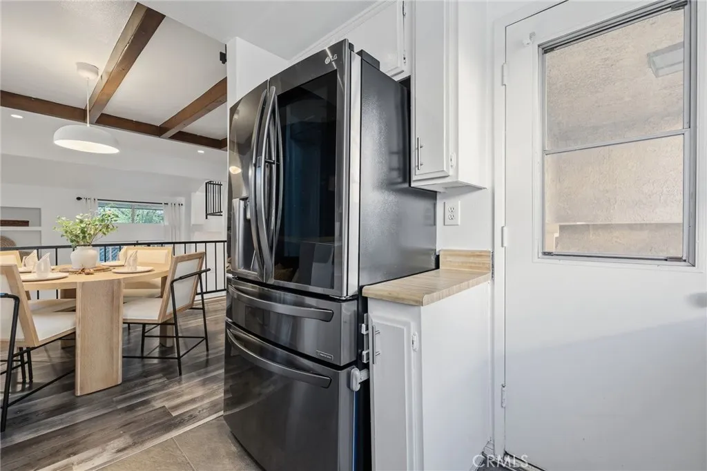 13567 Valerio Street F, Van Nuys, California 91405 home-pic-18
