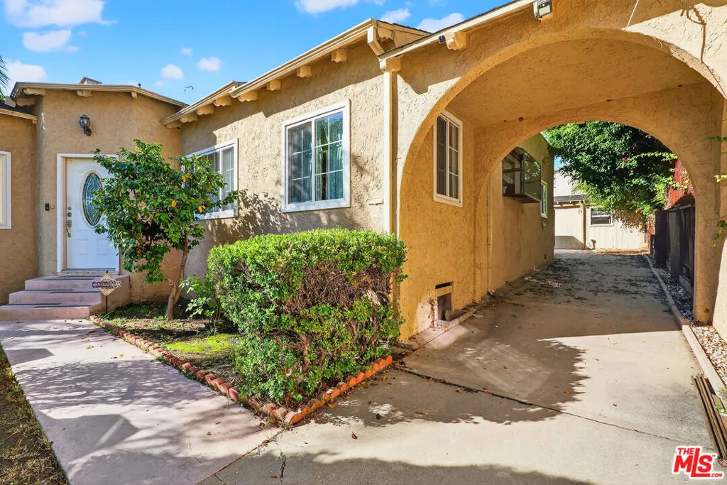 1653 S Orange Grove Avenue, Los Angeles, California 90019 home-pic-5