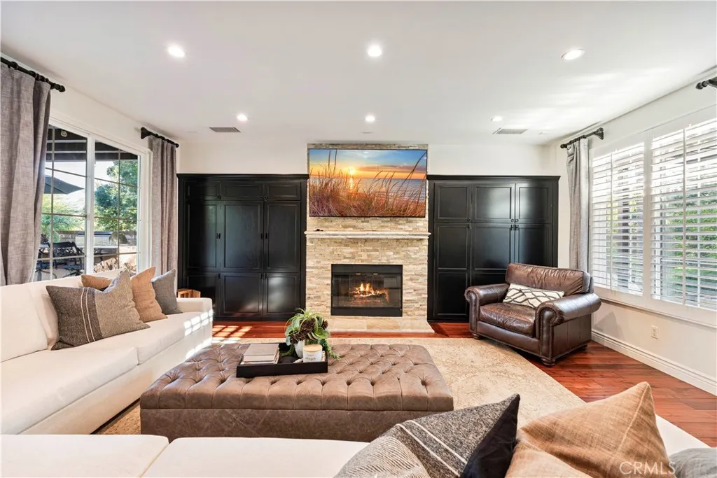 26101 Knoll Court, Valencia, California 91381 home-pic-18