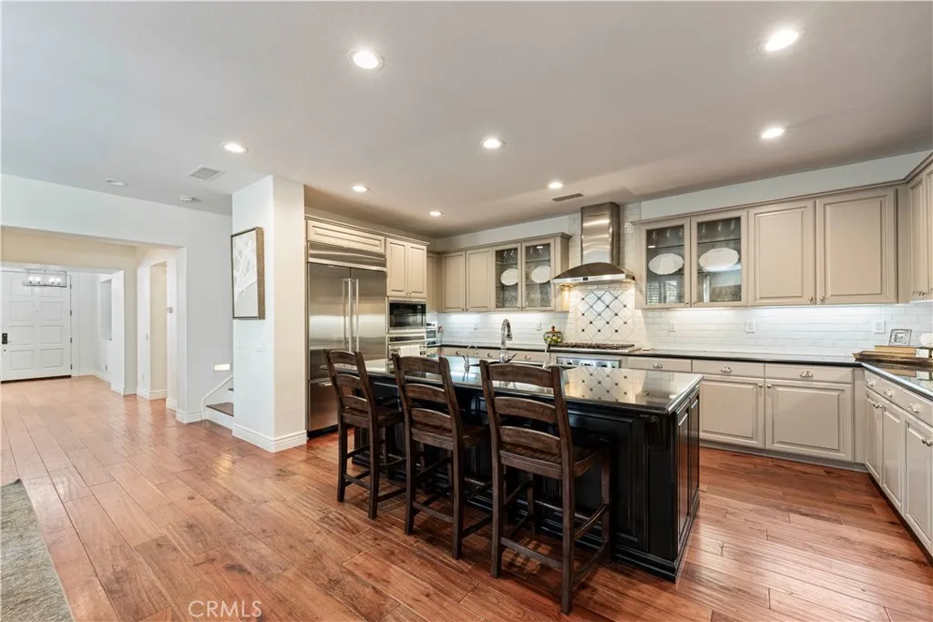 26101 Knoll Court, Valencia, California 91381 home-pic-11