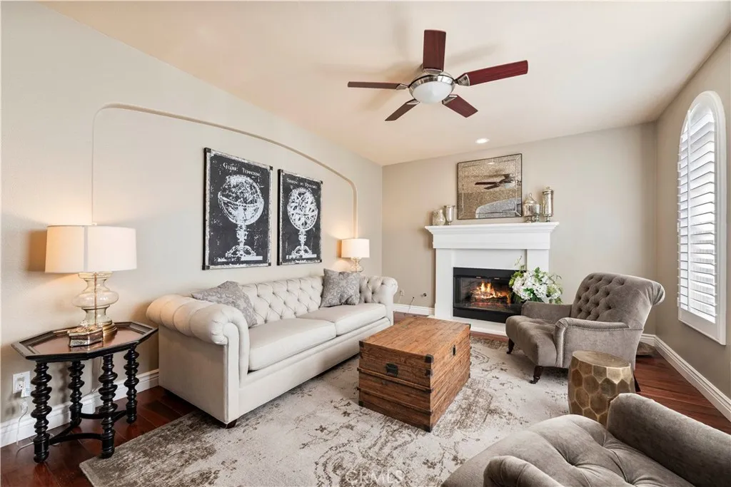 26101 Knoll Court, Valencia, California 91381 home-pic-3