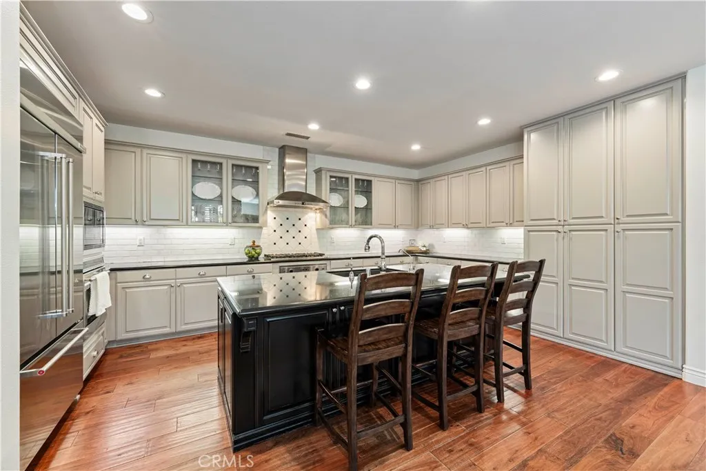 26101 Knoll Court, Valencia, California 91381 home-pic-12