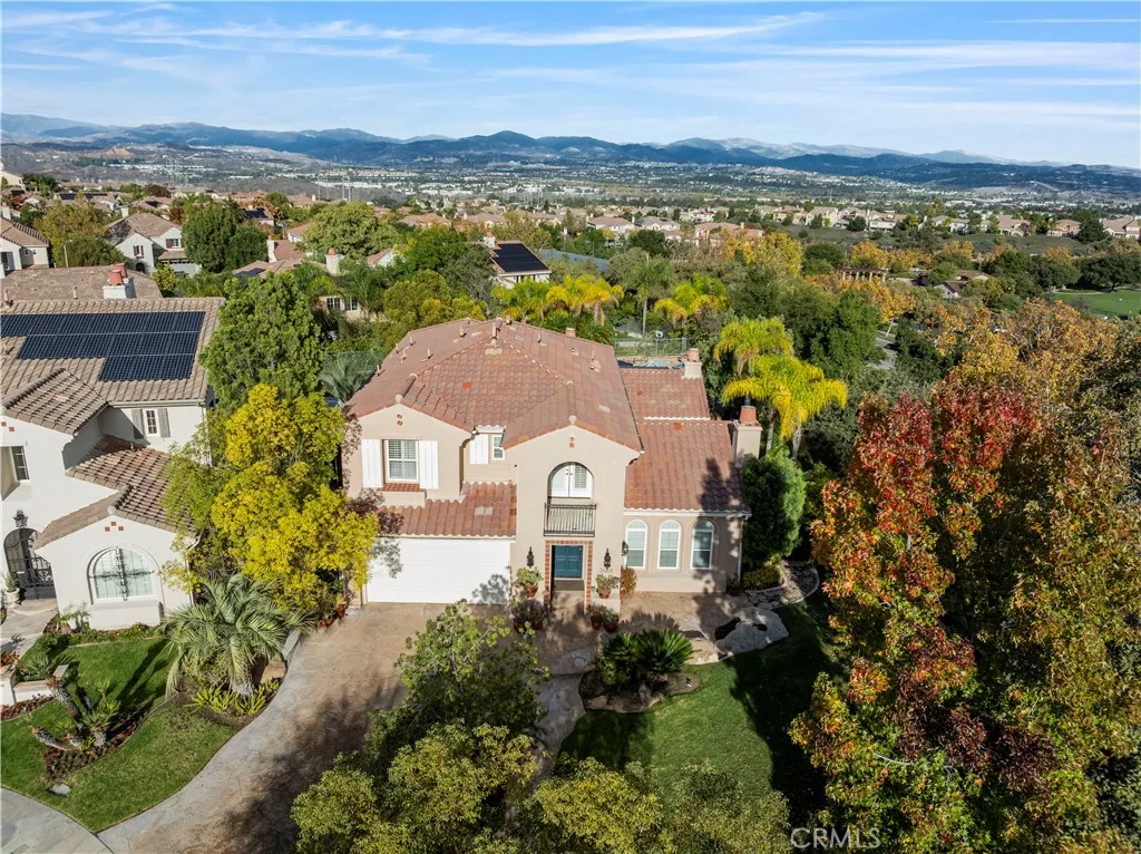 26101 Knoll Court, Valencia, California 91381 home-pic-2