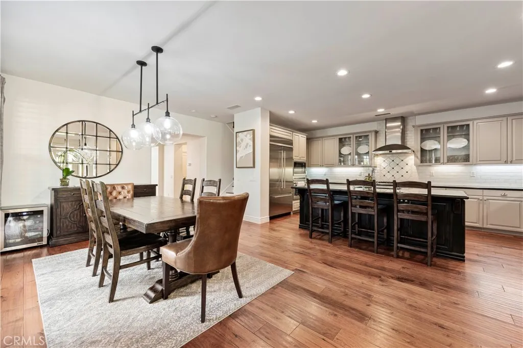 26101 Knoll Court, Valencia, California 91381 home-pic-9
