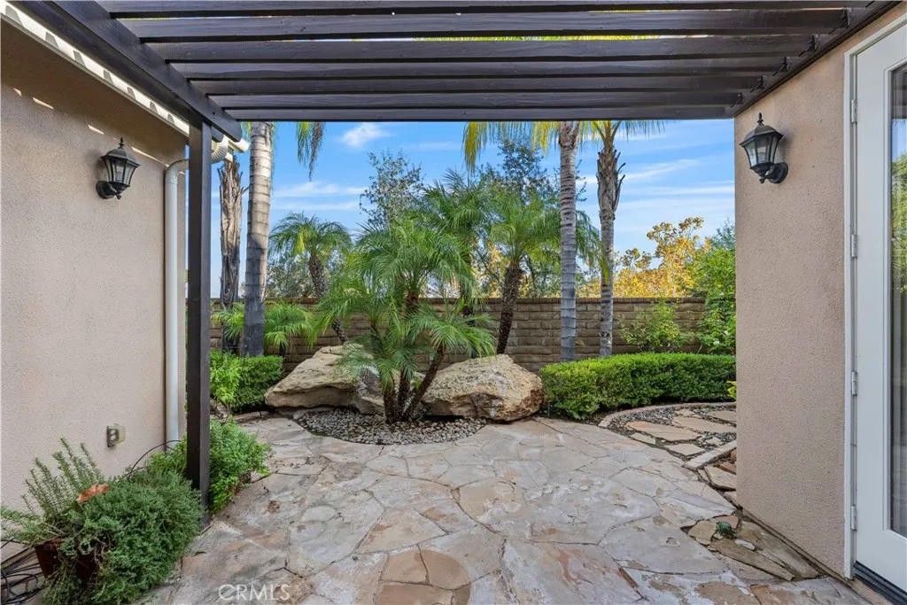 26101 Knoll Court, Valencia, California 91381 home-pic-36