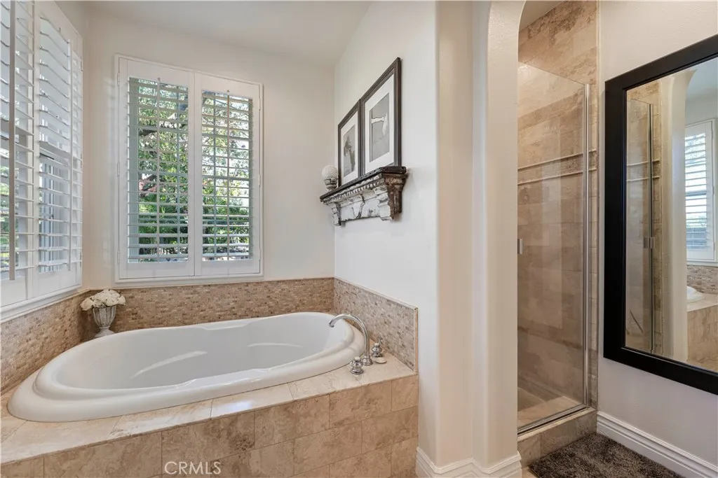 26101 Knoll Court, Valencia, California 91381 home-pic-24