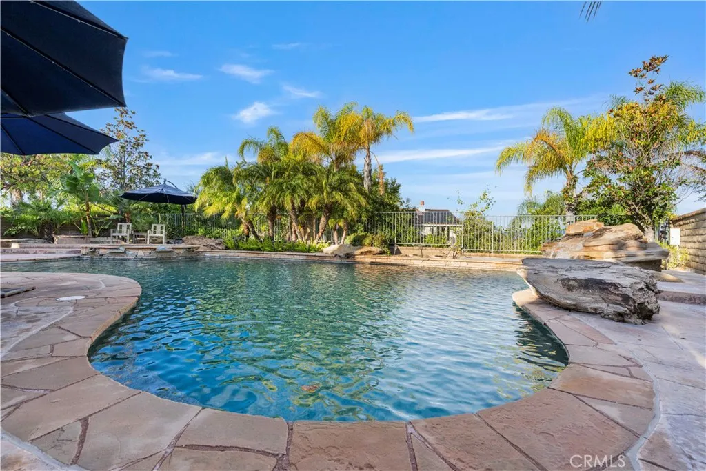 26101 Knoll Court, Valencia, California 91381 home-pic-39