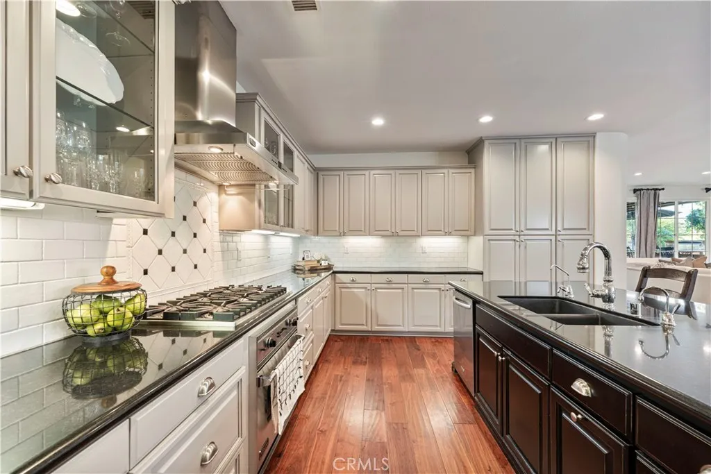 26101 Knoll Court, Valencia, California 91381 home-pic-14