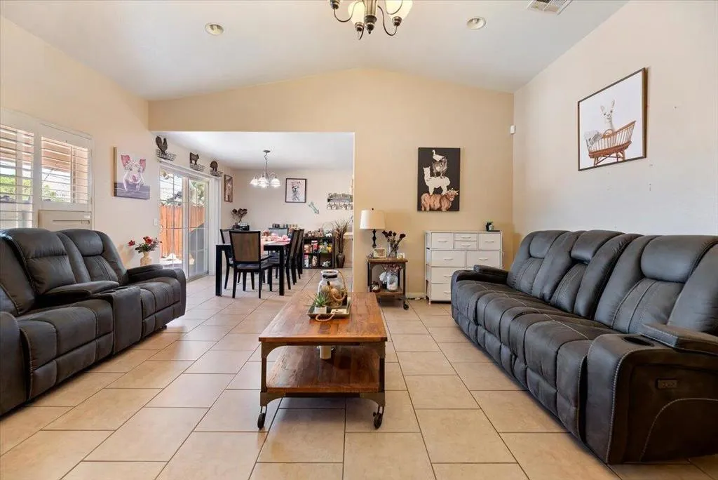 7562 Inca Trail, Yucca Valley, California 92284 home-pic-8