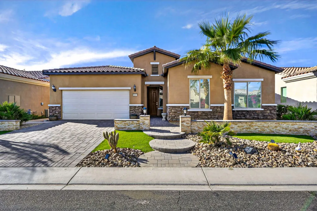 39313 Camino Las Hoyes, Indio, California 92203 home-pic-2