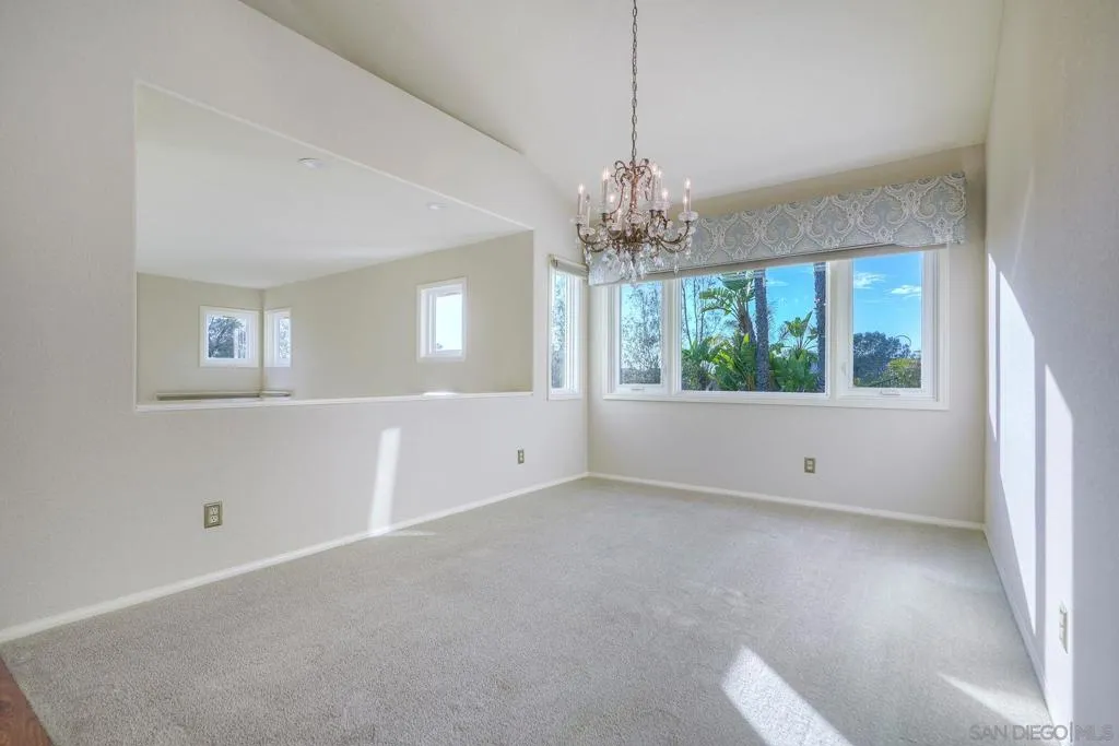 1930 Mountain Valley Lane, Escondido, California 92029 home-pic-5