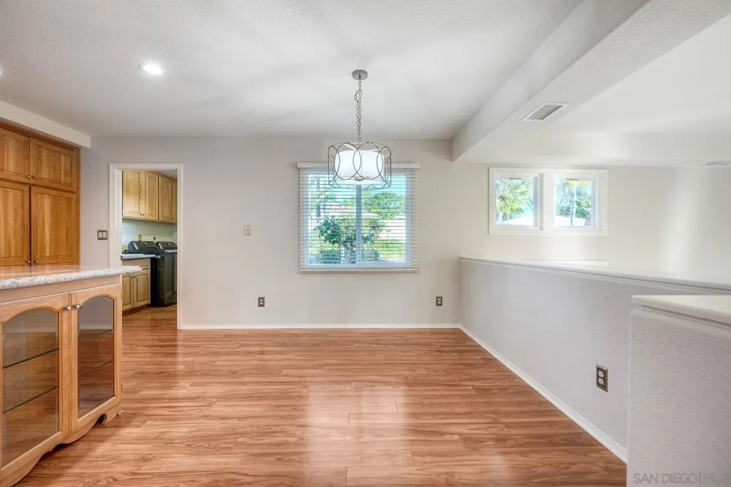 1930 Mountain Valley Lane, Escondido, California 92029 home-pic-13