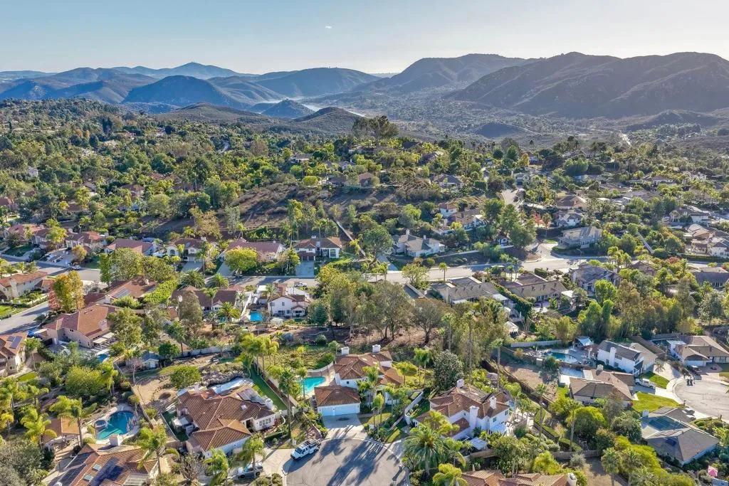 1930 Mountain Valley Lane, Escondido, California 92029 home-pic-55